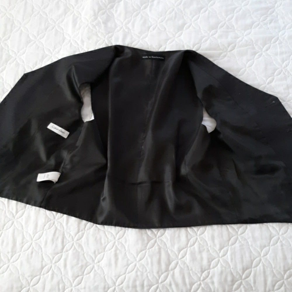 Vest - Picture 3 of 4